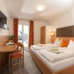 Erlys Cityhotel 3*